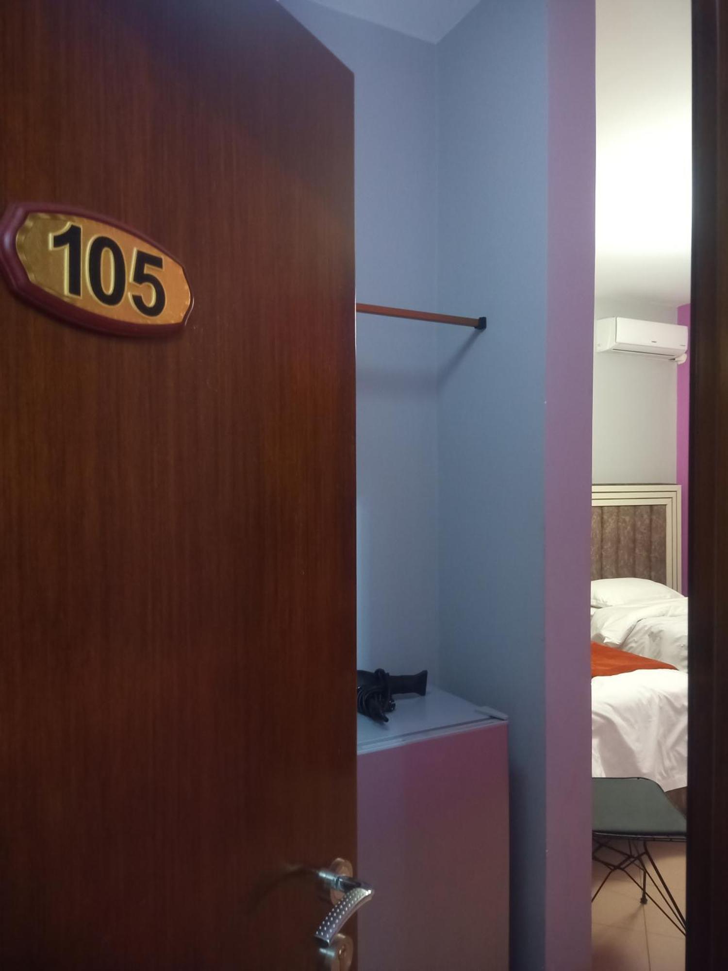 Prince Hotel Fier Exterior photo