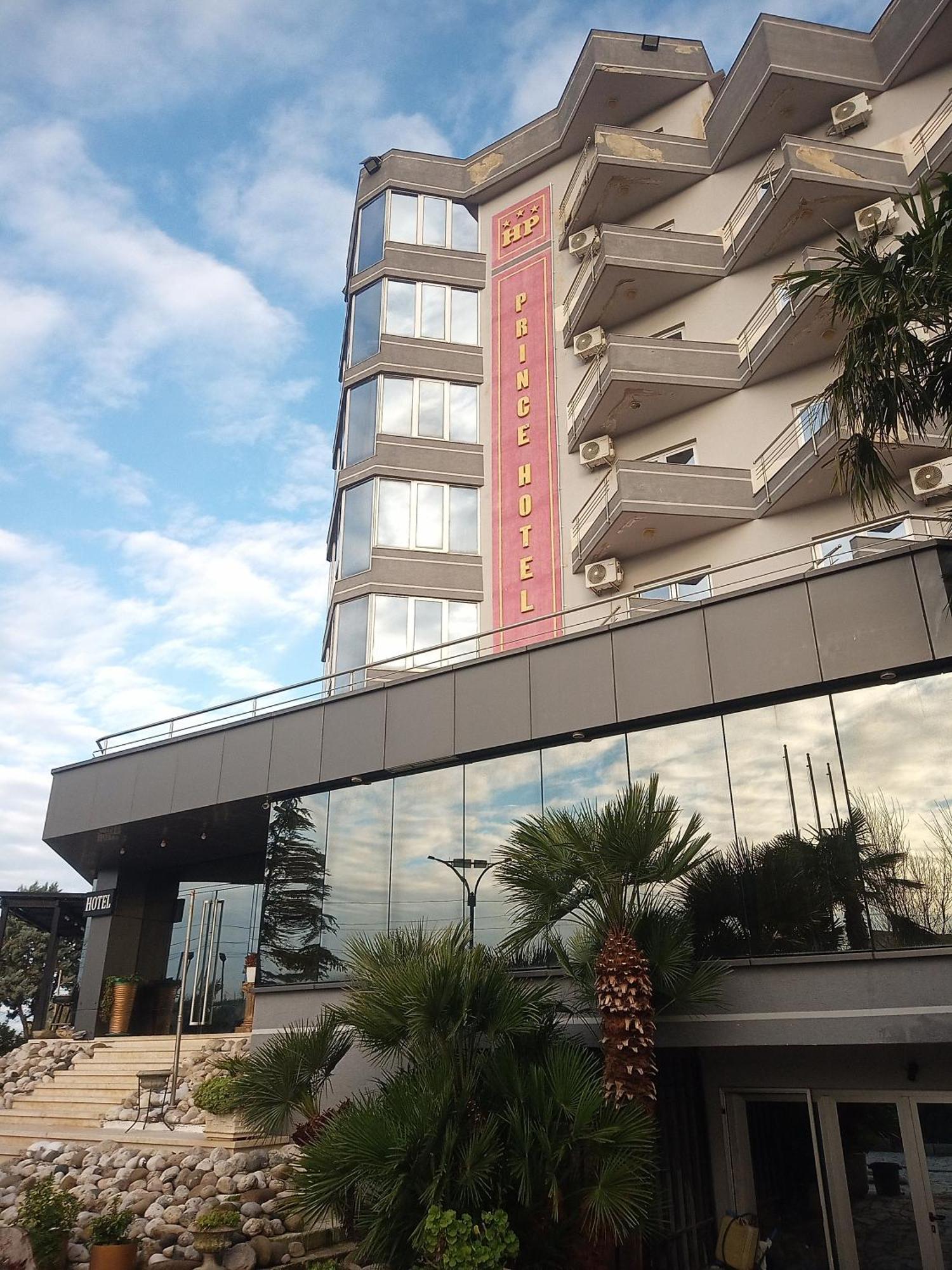 Prince Hotel Fier Exterior photo