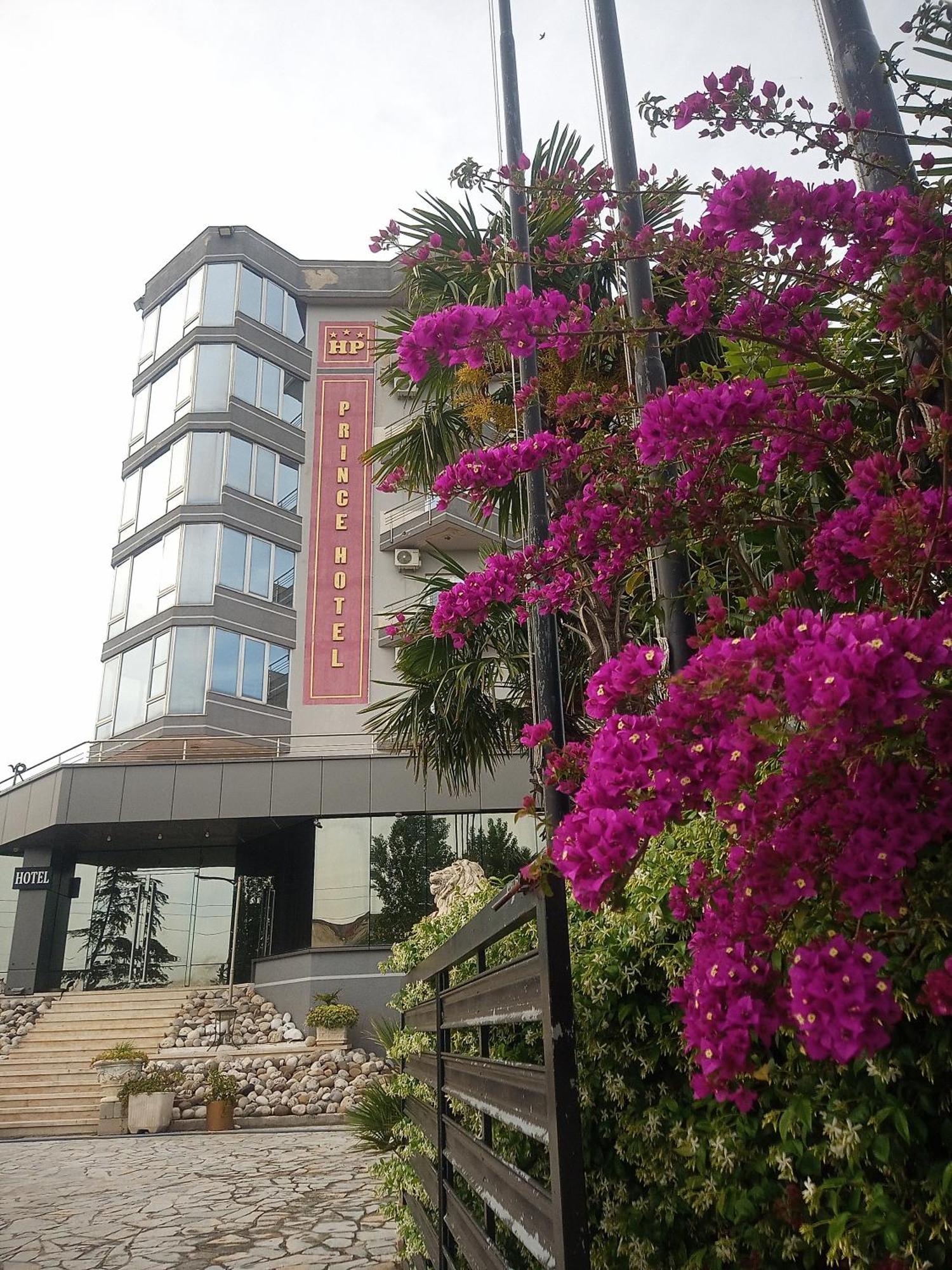 Prince Hotel Fier Exterior photo